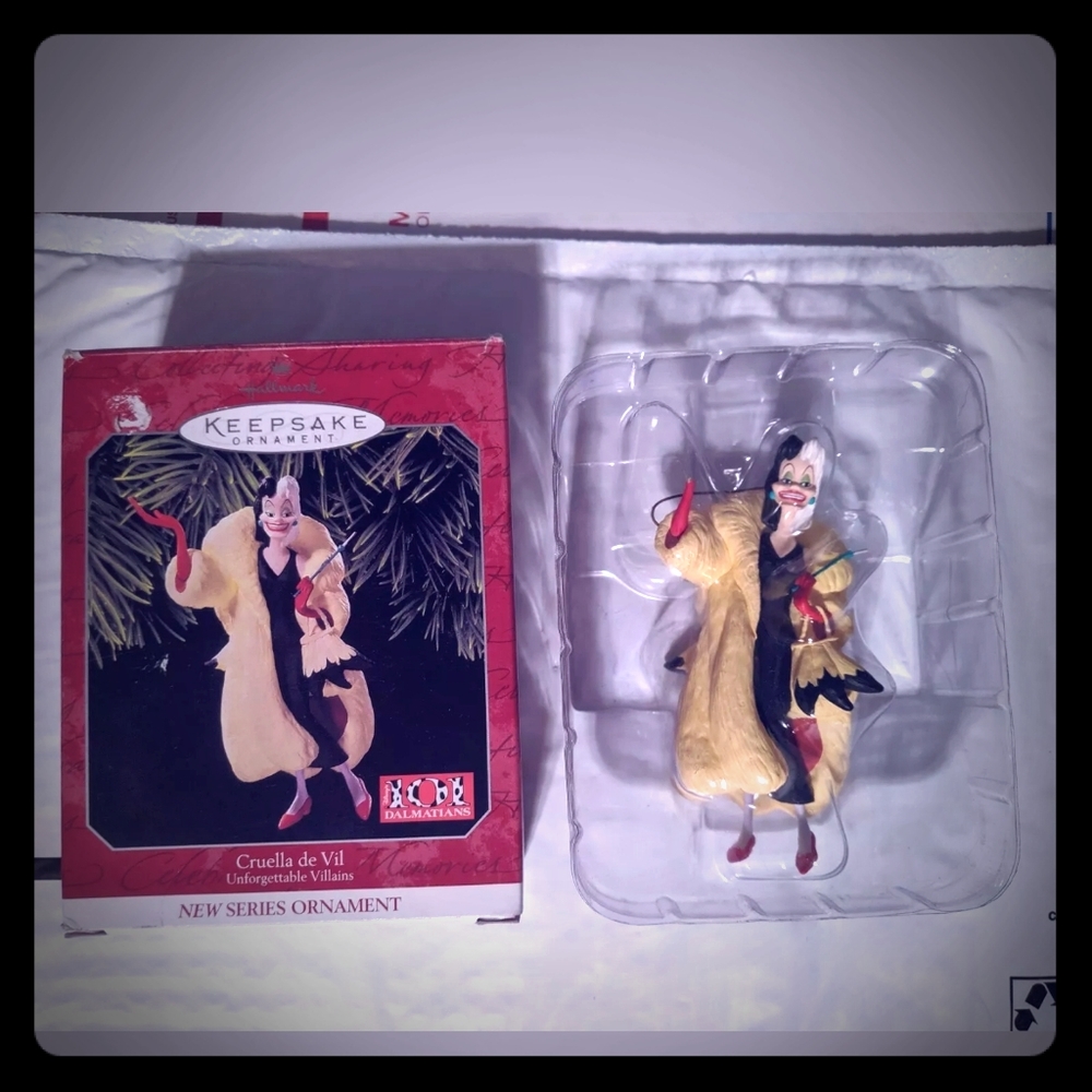 1998 Hallmark Disney 101 Dalmatians cruella de vil